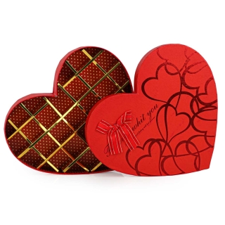 Boîte-cadeau en carton forme cœur - rouge